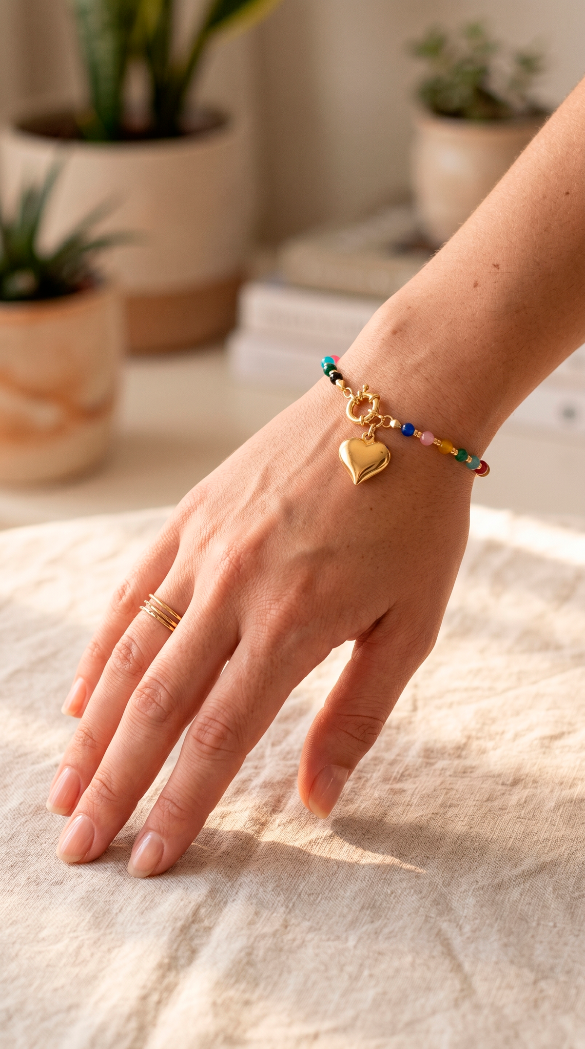 Pulsera Agatas de Colores y Dije Corazón Inflado Enchape Oro