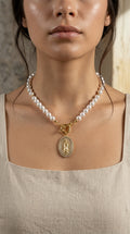 Collar Perla Shell y Virgen Microcircones Ovalada