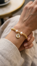 Pulsera Virgen Niña Nácar Enchape Oro