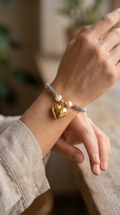 Pulsera Envejecida Perla de Rio y Corazón Inflado