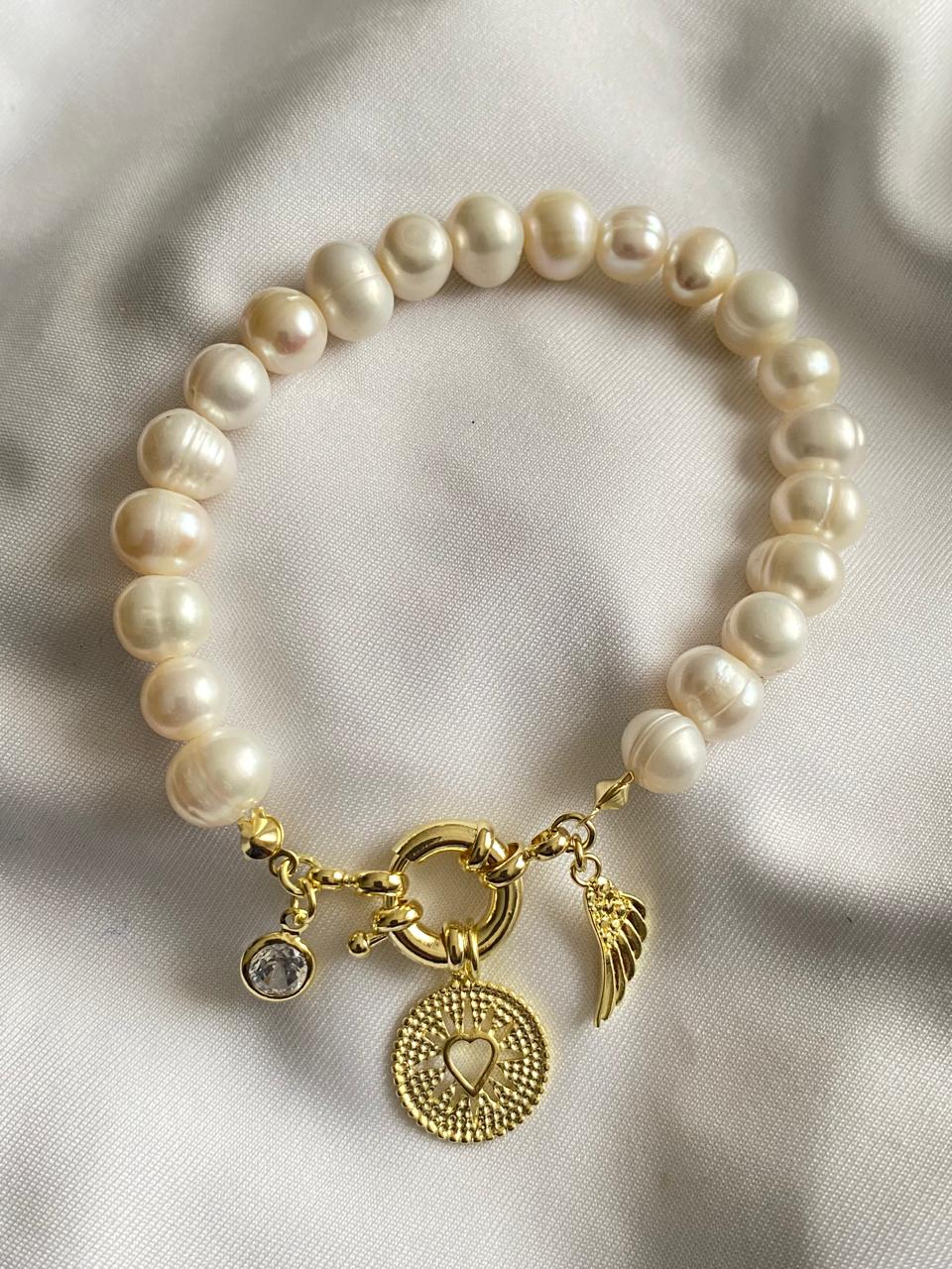 Pulsera Perlas de Rio Timón y Corazón Enchape Oro