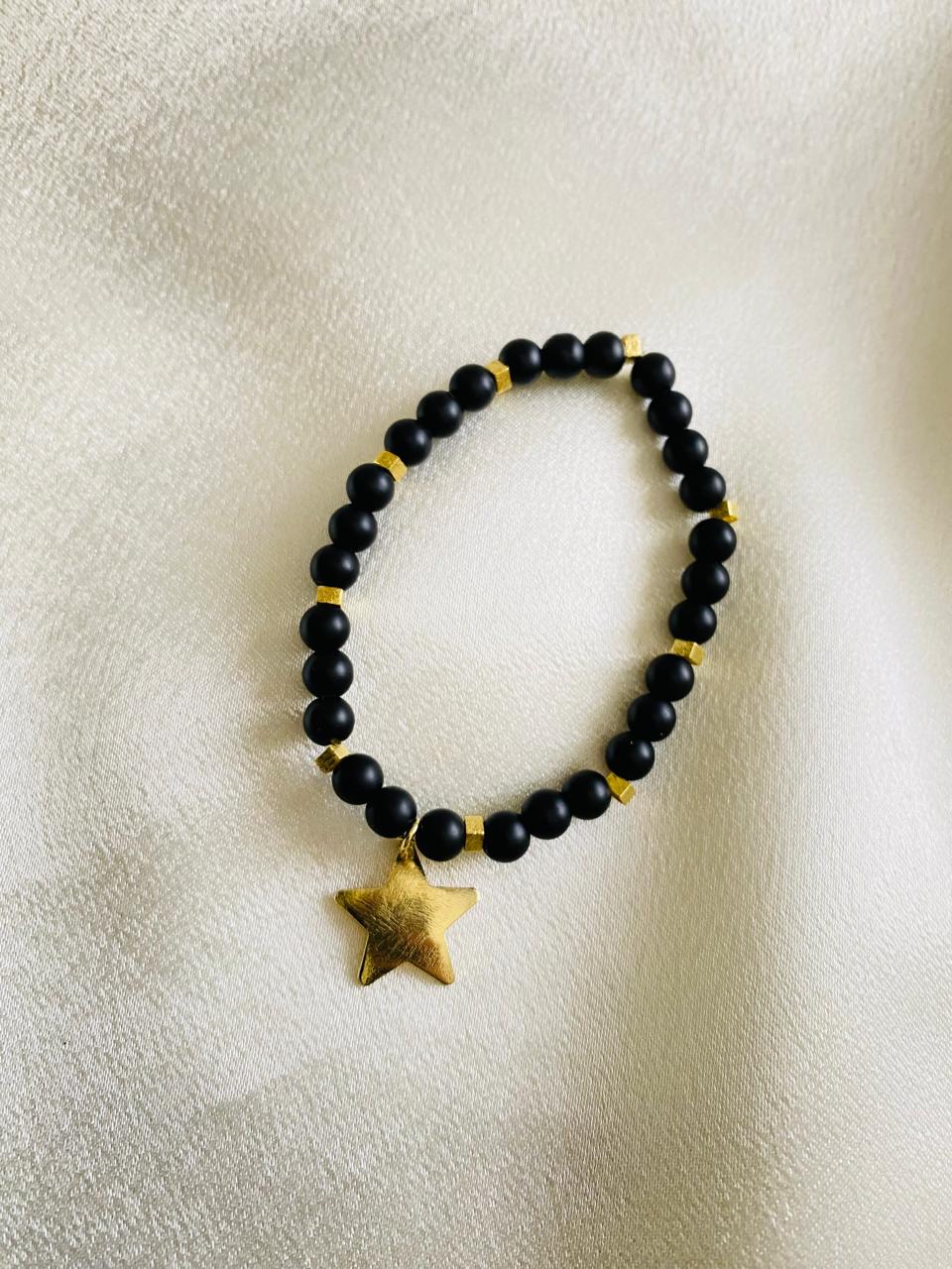 Pulsera de Ónix Dije Estrella Enchape Oro