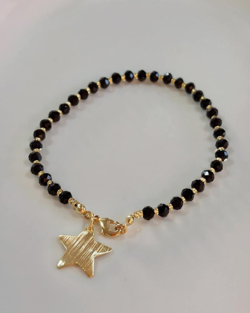 Pulsera Cristales Negros y Dije Estrella Enchape Oro