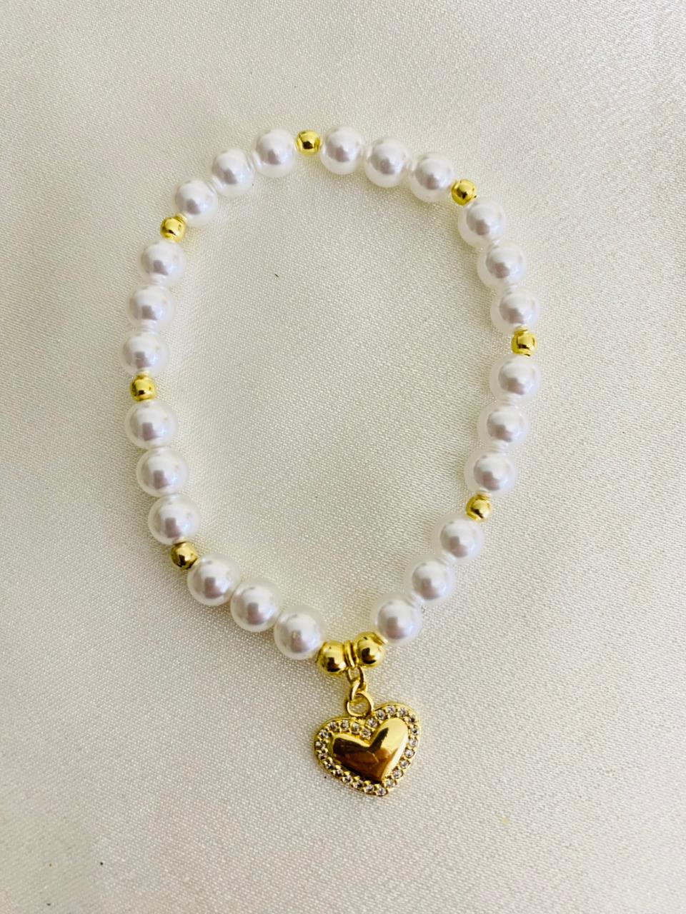 Pulsera Perla Shell y Corazón Enchape Oro
